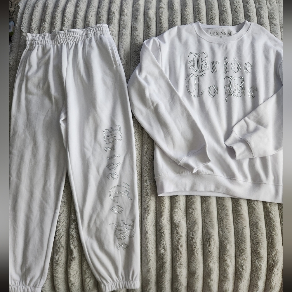 Bride To Be White And Silver Rhinestone Sweatshirt Joggers Set Womens Medium